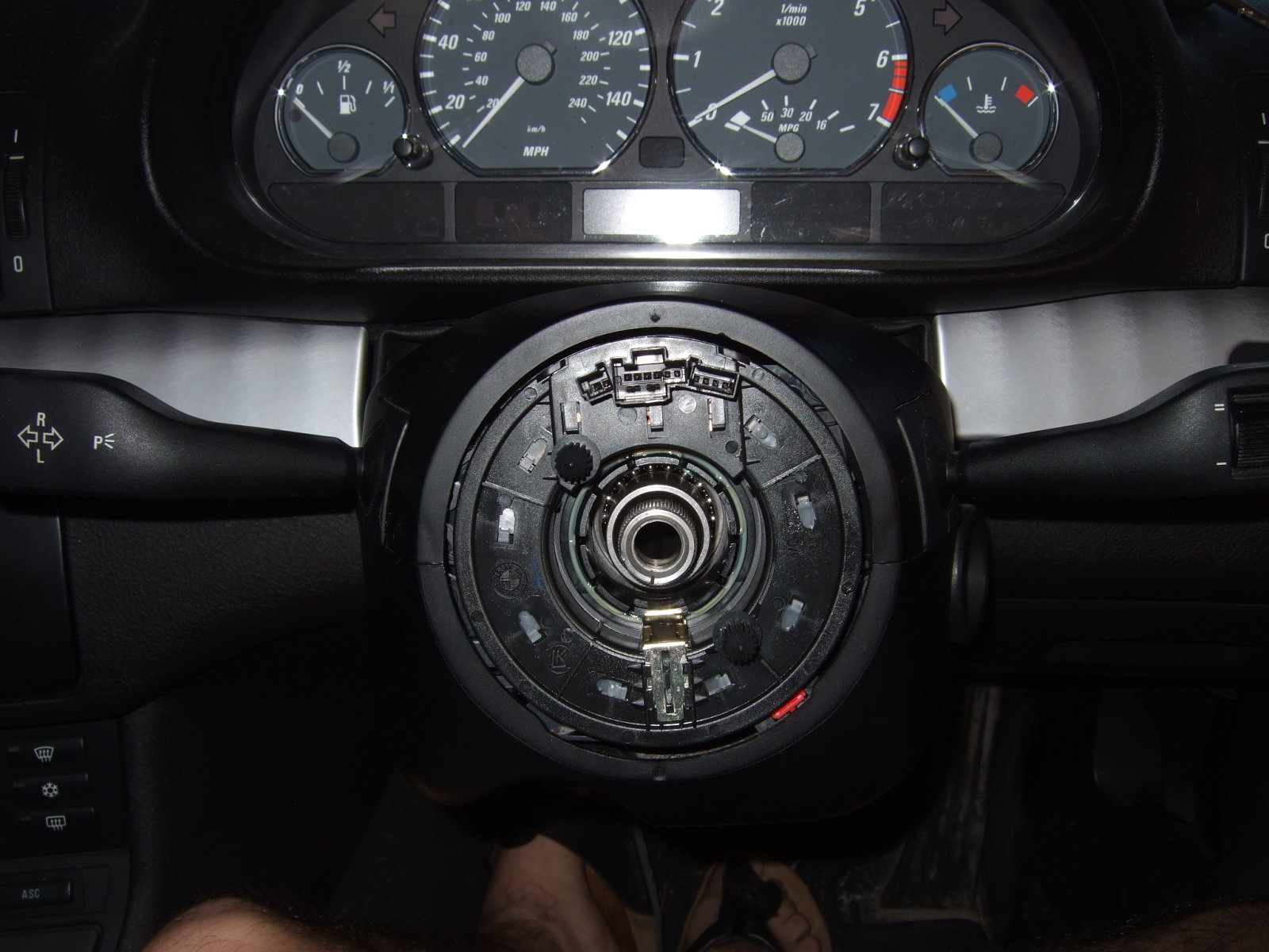 Bmw steering wheel lock indicator #1